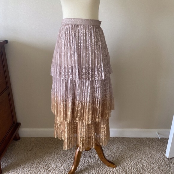 NWOT Anthropologie Tiered Lace Ombre Skirt Small - Picture 2 of 6